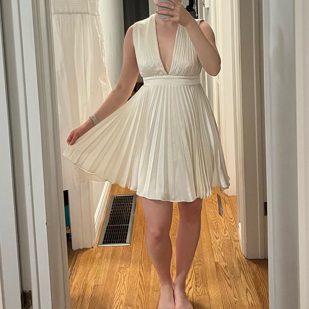 White pleated mini dress from Abercrombie (small)